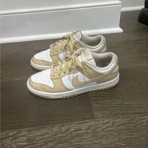 Nike dunks Tan and White Sneakers
